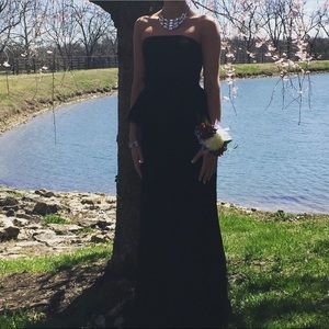 Formal adrianna papell black dress with peplum accentuated waist